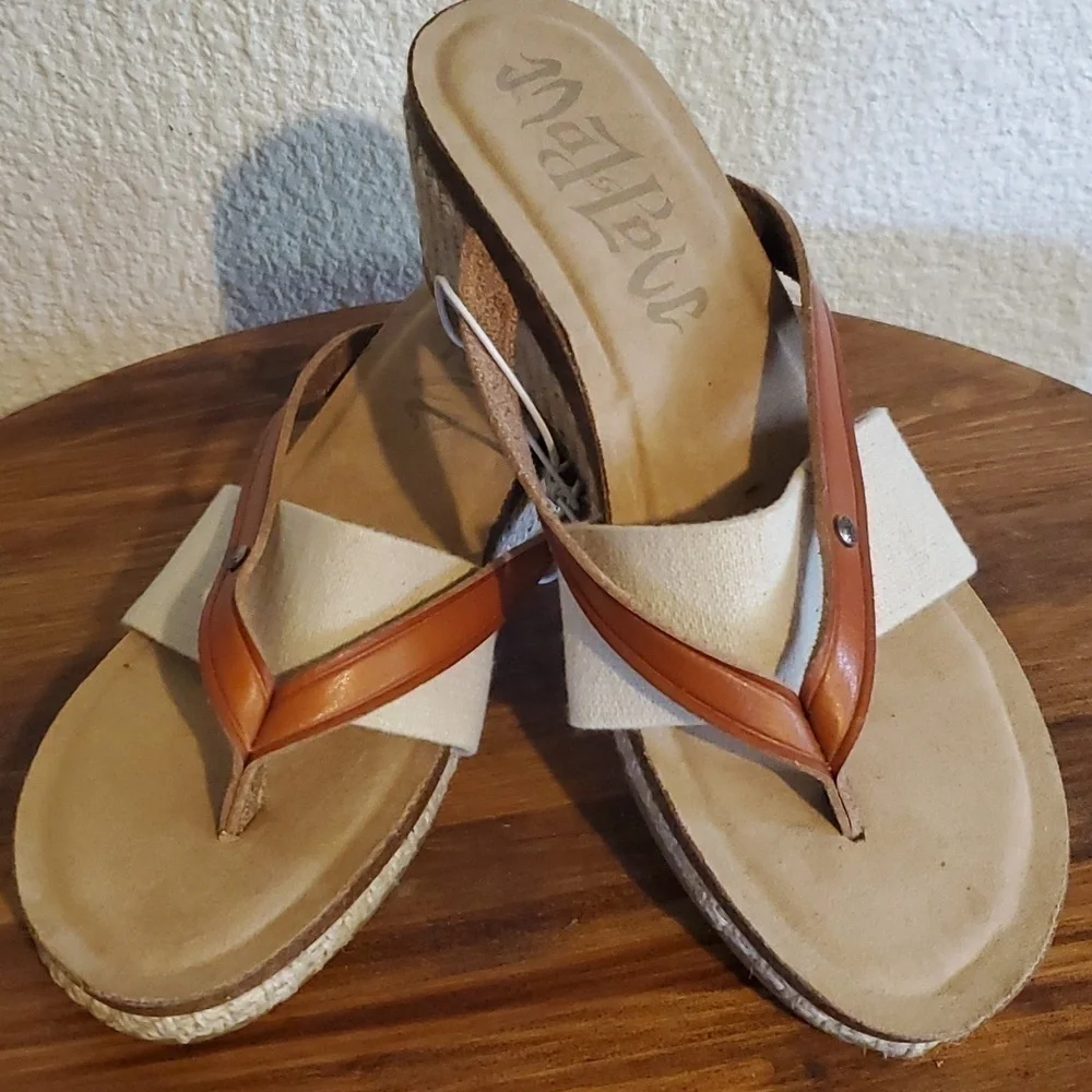 Mad love Womens Leather & Textile Thong Wedge Slide Neutral boho New! Sz.7